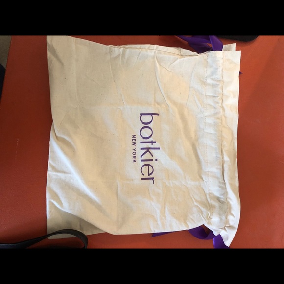 NWT Botkier Clinton Saddle Bag perfect condition - Picture 8 of 8